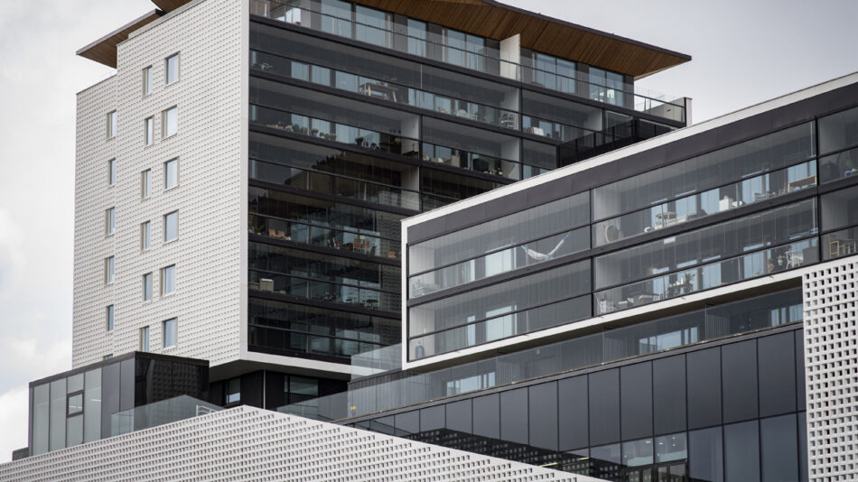 PARMAinfo 5/2021: Uusi betonidesign häikäisee julkisivuarkkitehtuurissa PARMAinfo 5/2021: Uusi betonidesign häikäisee julkisivuarkkitehtuurissa