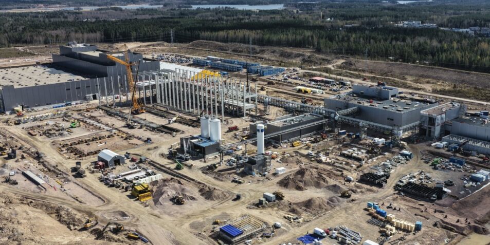 Betonin ja teräksen liitto tehostaa Kotkan akkumateriaalitehtaan hanketta
